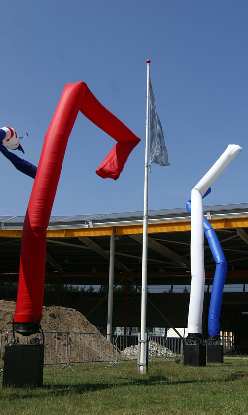 Rood wit blauw airtubes eyecatcher bij nederlandse wedstrijden