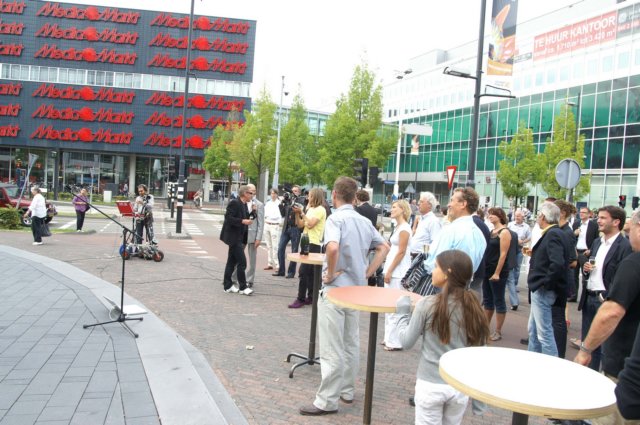 sculptuur_lichtdruppel_eindhoven_onthullingeslevents30.jpg