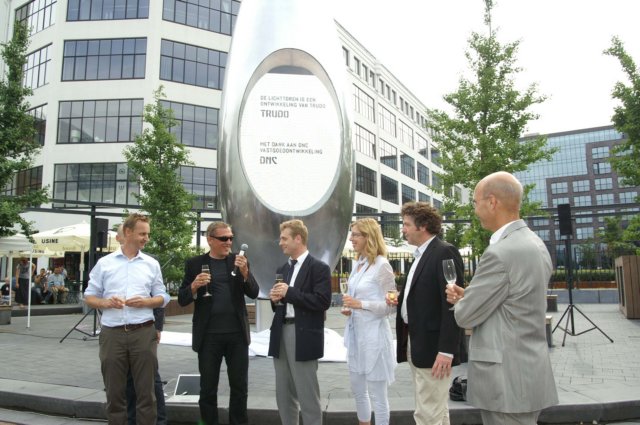 sculptuur_lichtdruppel_eindhoven_onthullingeslevents37.jpg